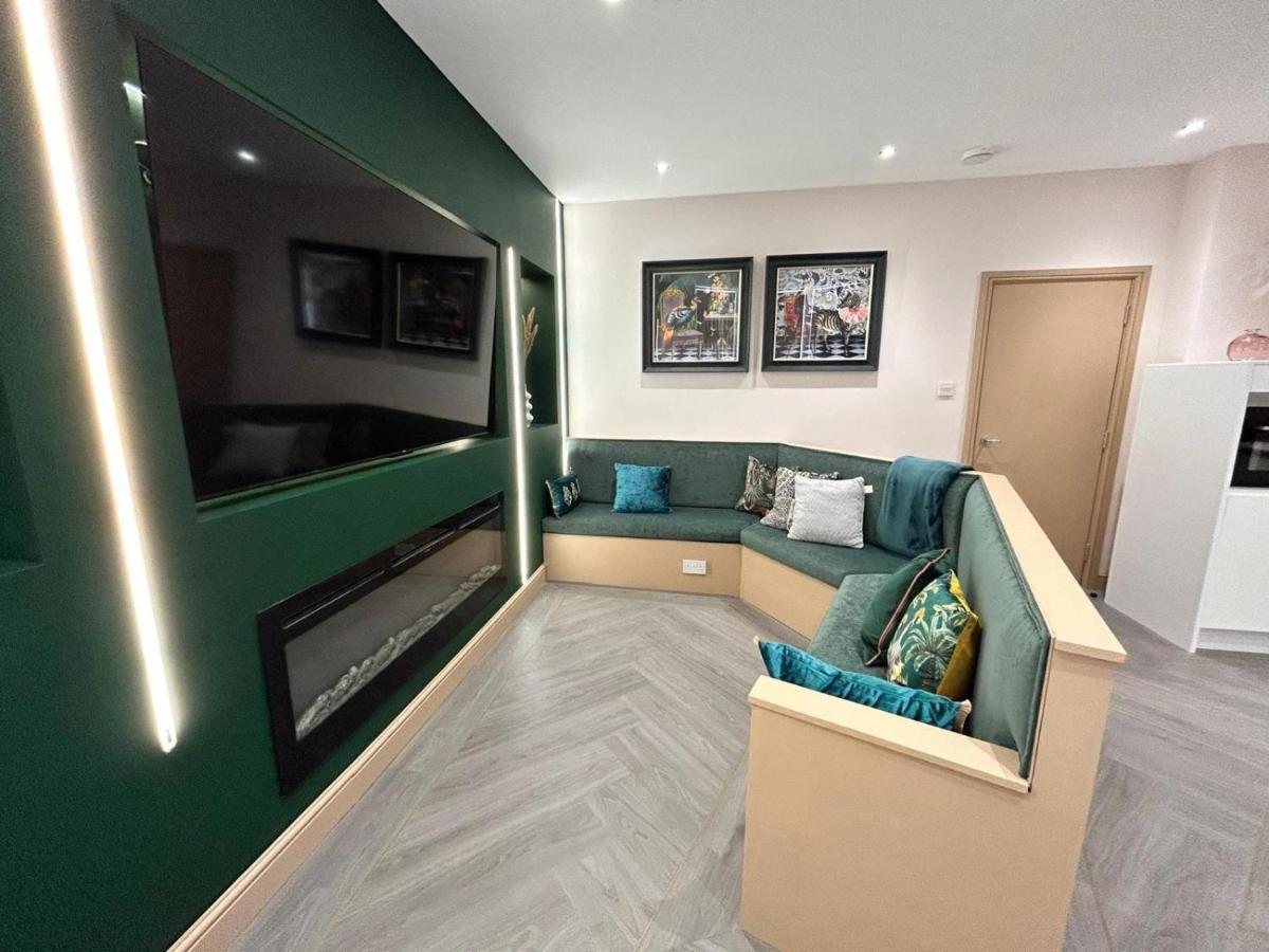 Strawberry Fields Suite By Sasco Apartments Blackpool Exterior photo